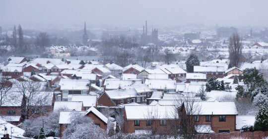 snowy-UK-houses1